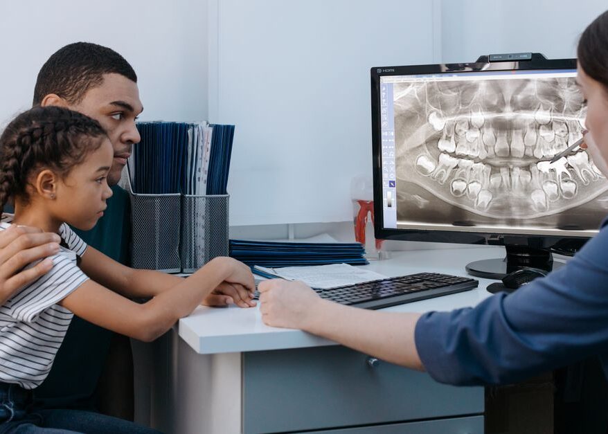 Family Dentistry: One Dentist for the Whole Household